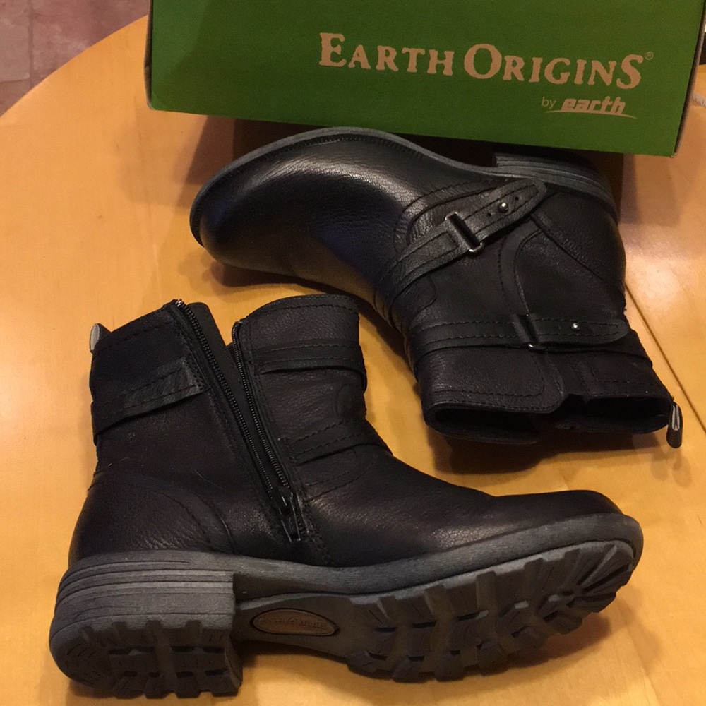 New Earth Origins black-boots 8 1/2